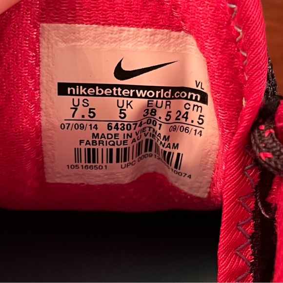 Nike running shoes - Picture 3 of 3